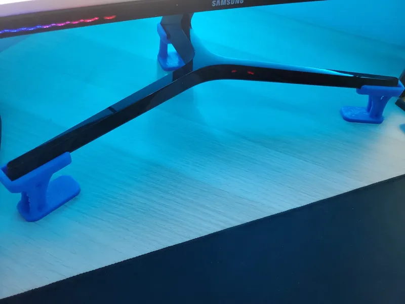Minimal Monitor Leg Tree Stand