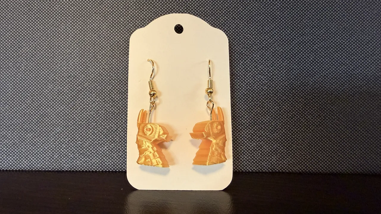 Fortnite | Gold Loot Llama Earrings view 4