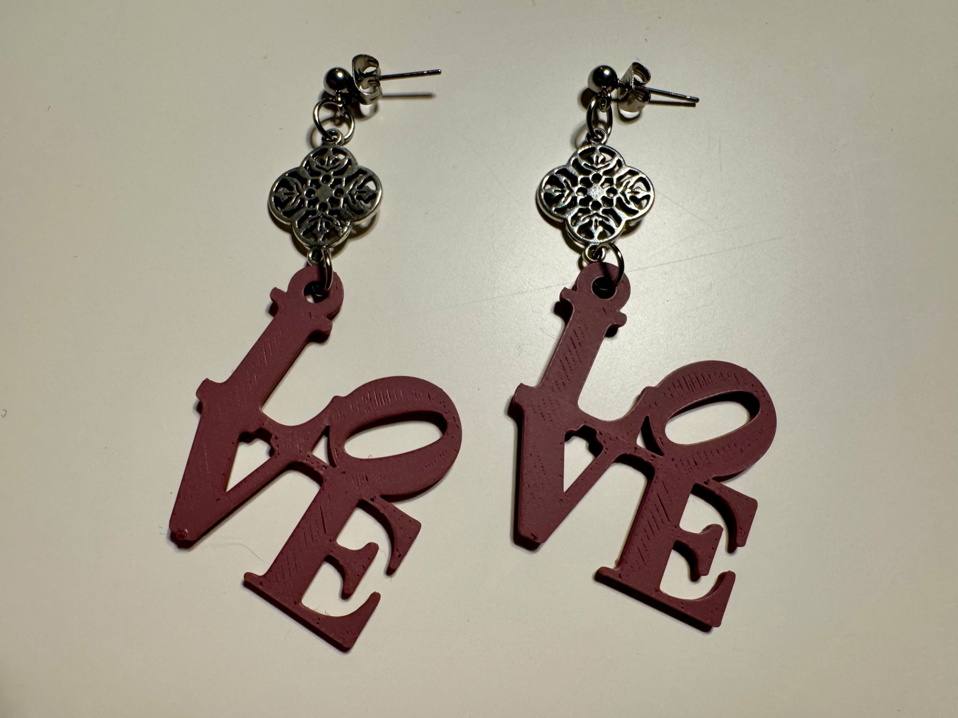 Orecchini “LOVE” < di 20 min