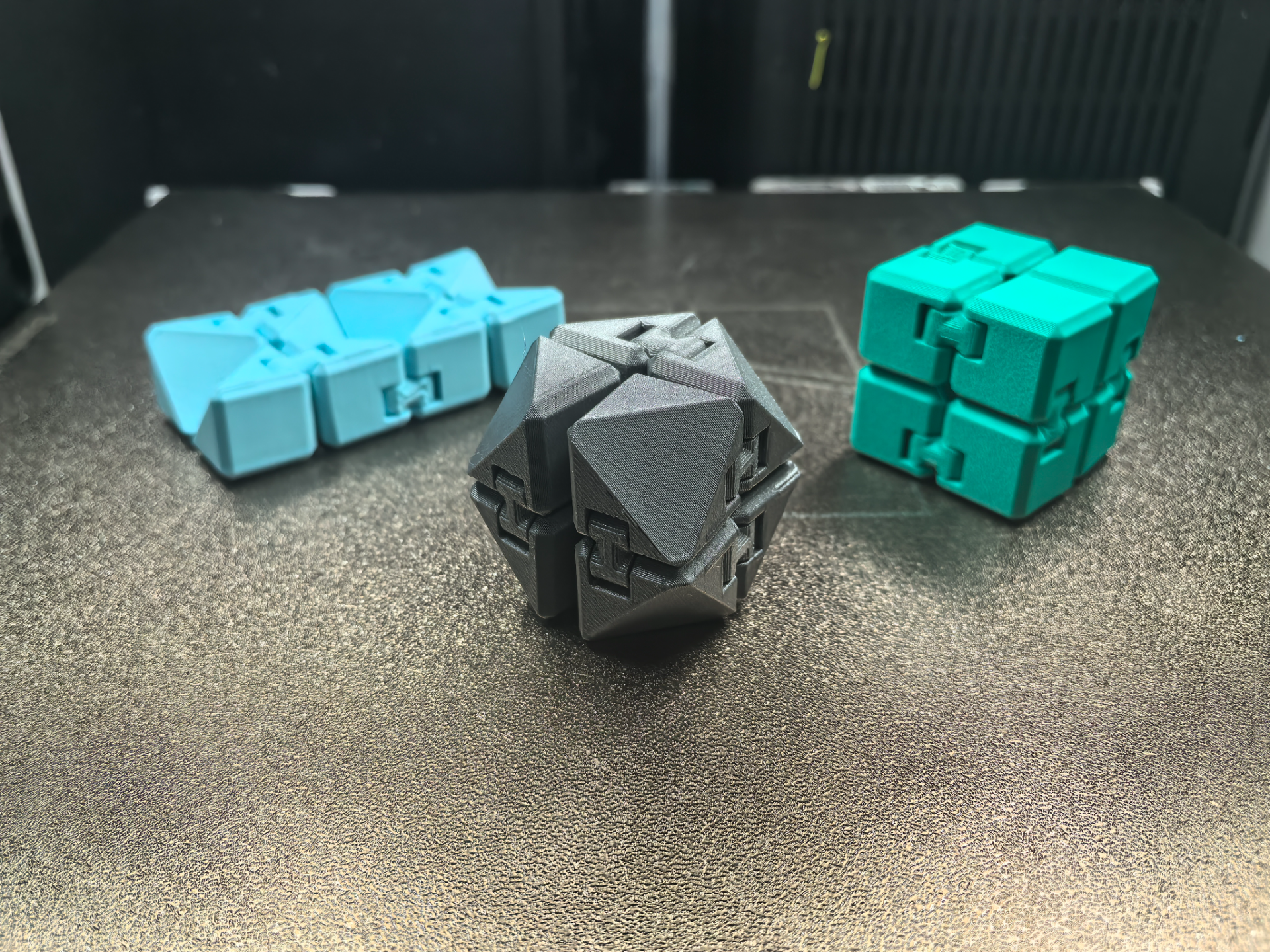 Miniatura 1 do modelo 3D 解压魔方 - 无限魔方（切角）