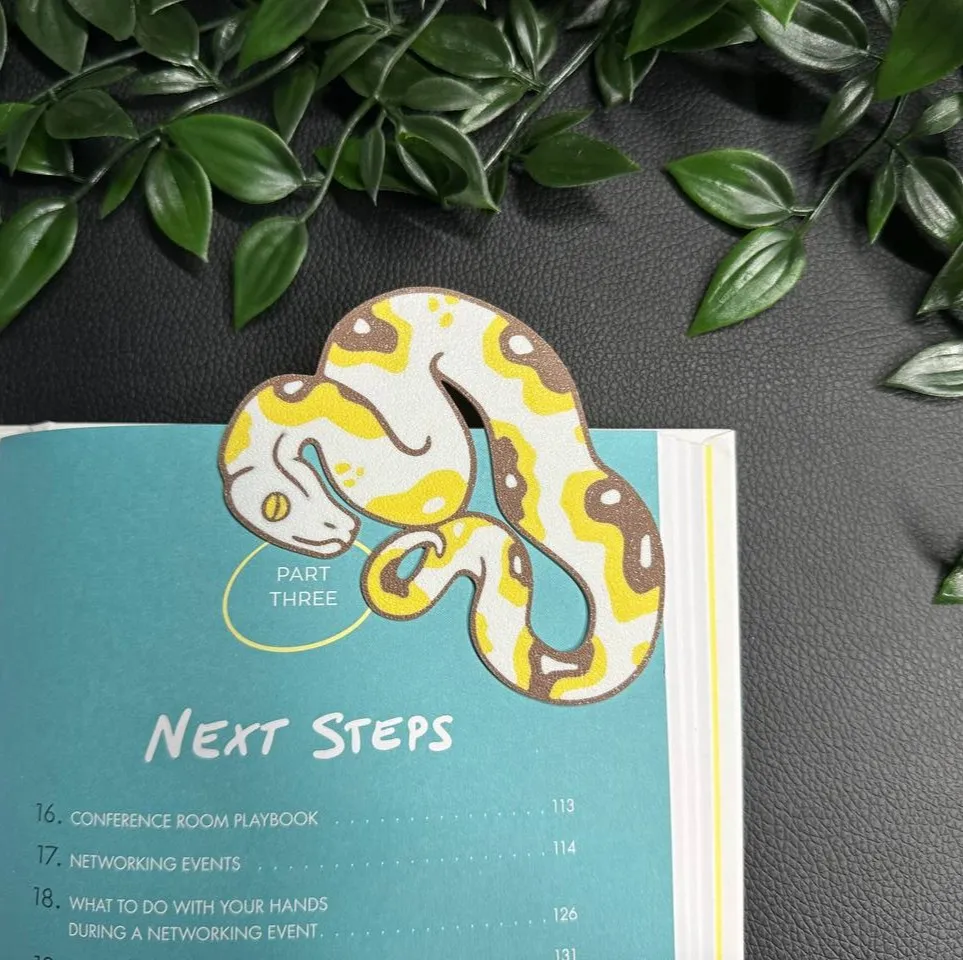 Corner-Hugging Python Bookmark - Free 3D Print Model - MakerWorld