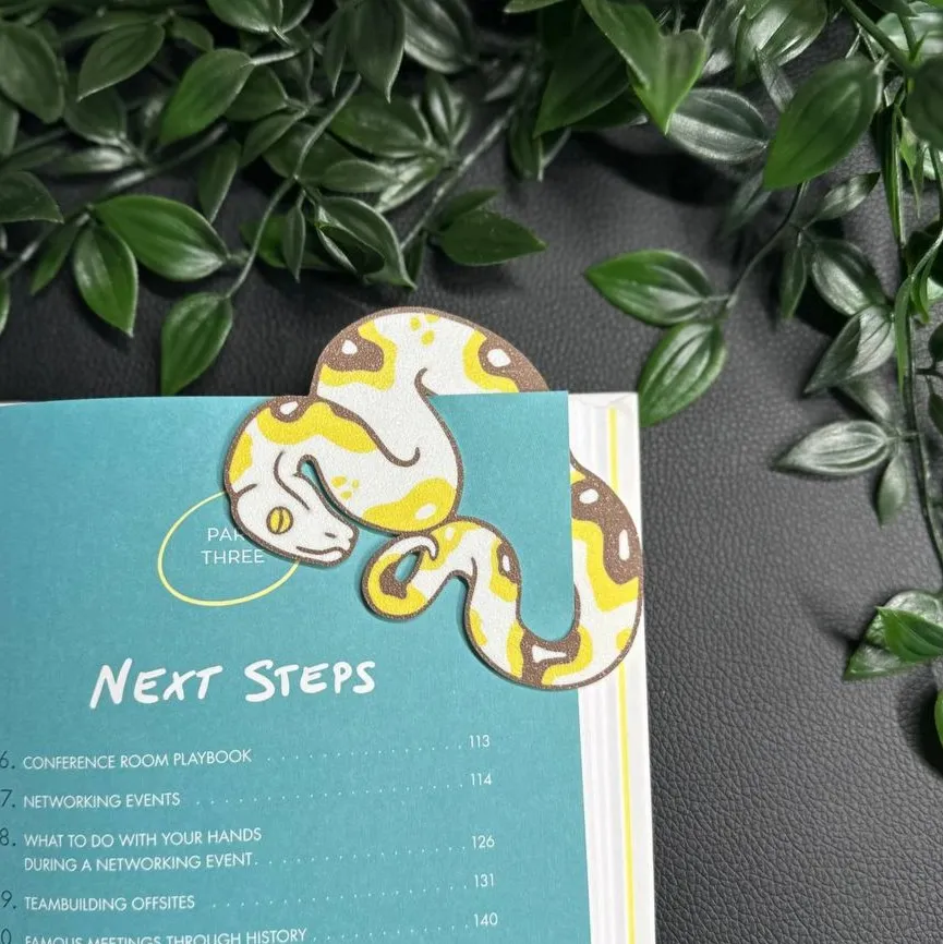 Corner-Hugging Python Bookmark - Free 3D Print Model - MakerWorld