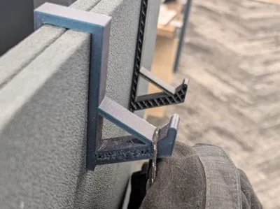 Thin Cubical Coat Hanger