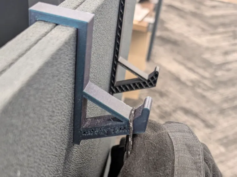 Thin Cubical Coat Hanger