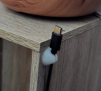 Another cable guide