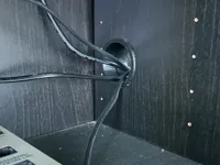 Passe-câble de bureau — photo 1