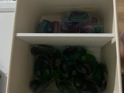 Laundry tablet separator