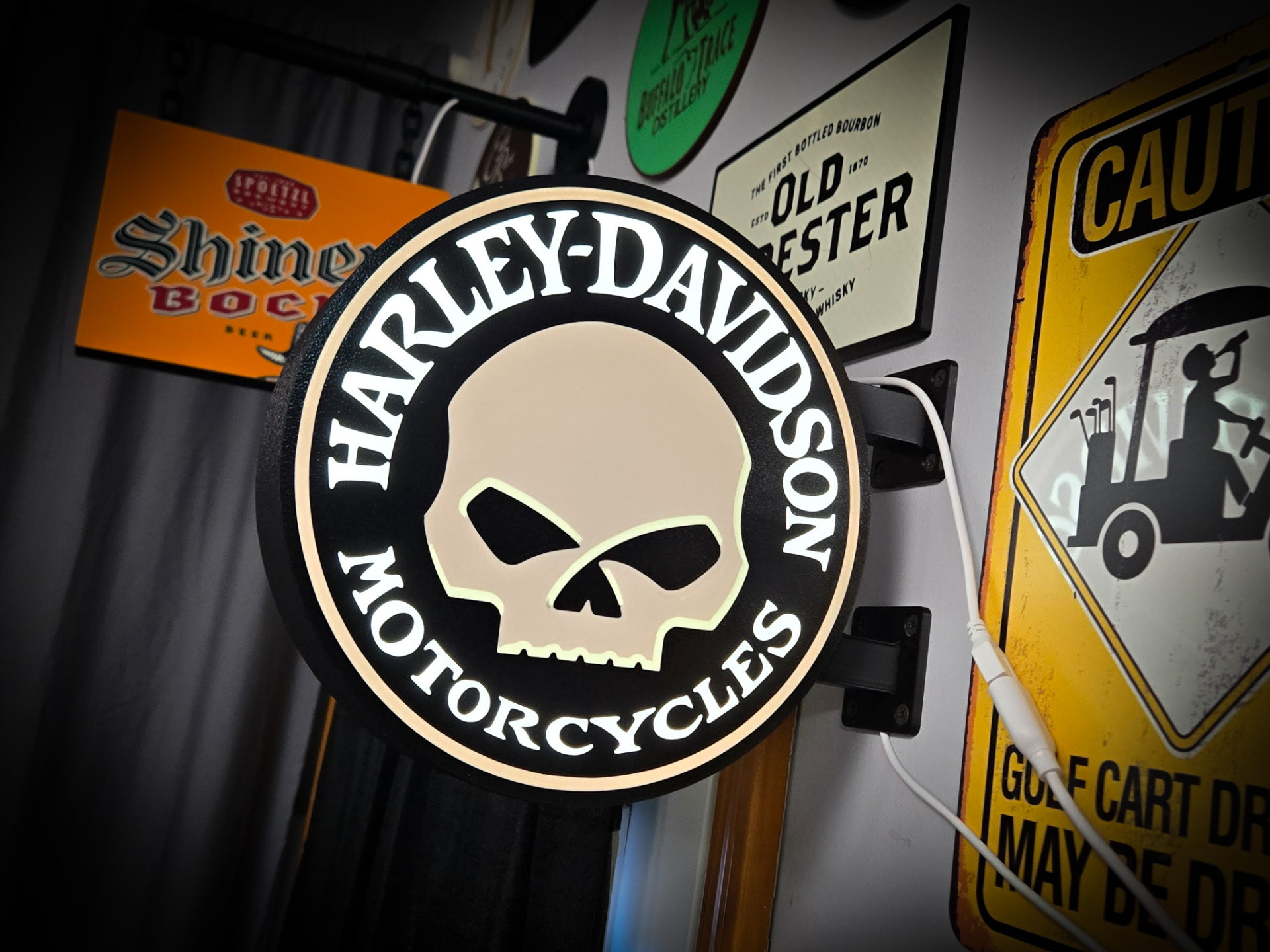 HARLEY-DAVIDSON (Willie G Skull) ~ 2-Sided Light