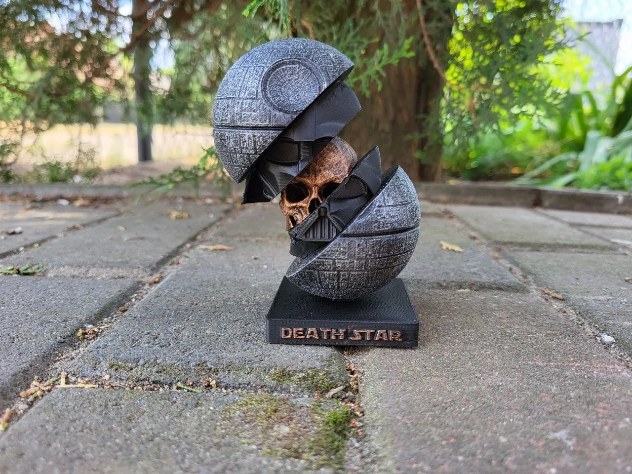 DEATH STAR SKULL ART view 2