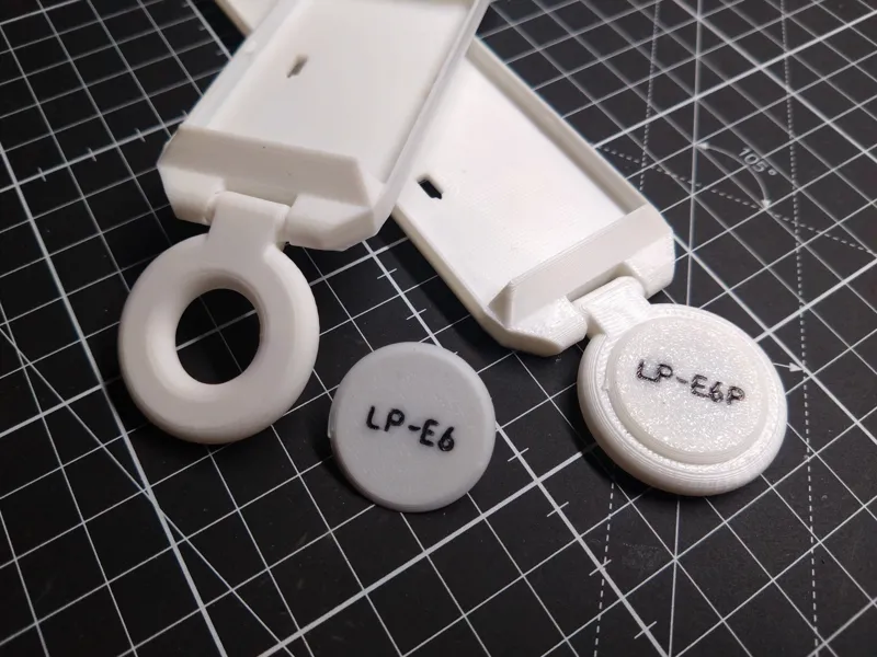 Label clip for LP-E6 battery strip