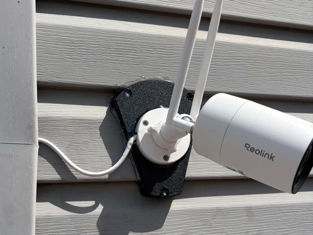 4in Dutch Lap Siding Camera Mount - RLC-810WA