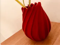 Fliesende Vase