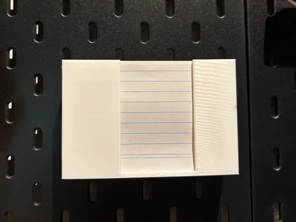 Porte-fiches pour panneau perforé