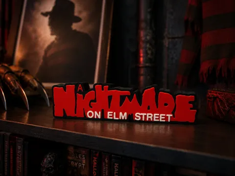 Letrero o emblema decorativo: "A Nightmare On Elm Street" Display Sign — referencia de MakerWorld