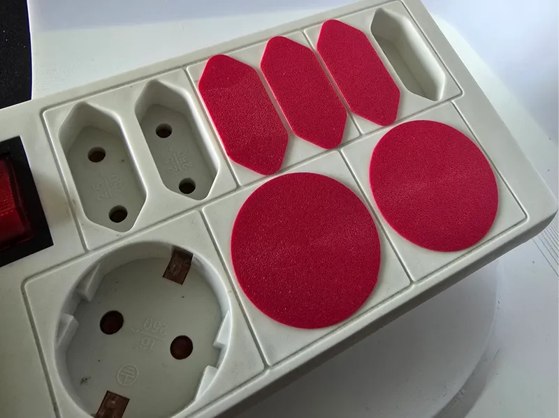 Staubschutz-Inlays für Steckdosenleisten