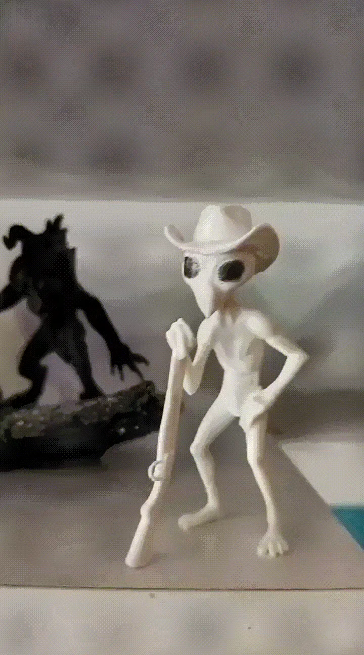 Cowboy Alien with hat and gun - Free 3D Print Model - MakerWorld