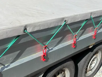 Bungee cord center eye