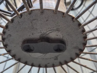 Birdfeeder cage screw