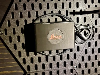 Leica charger holder for SKADIS