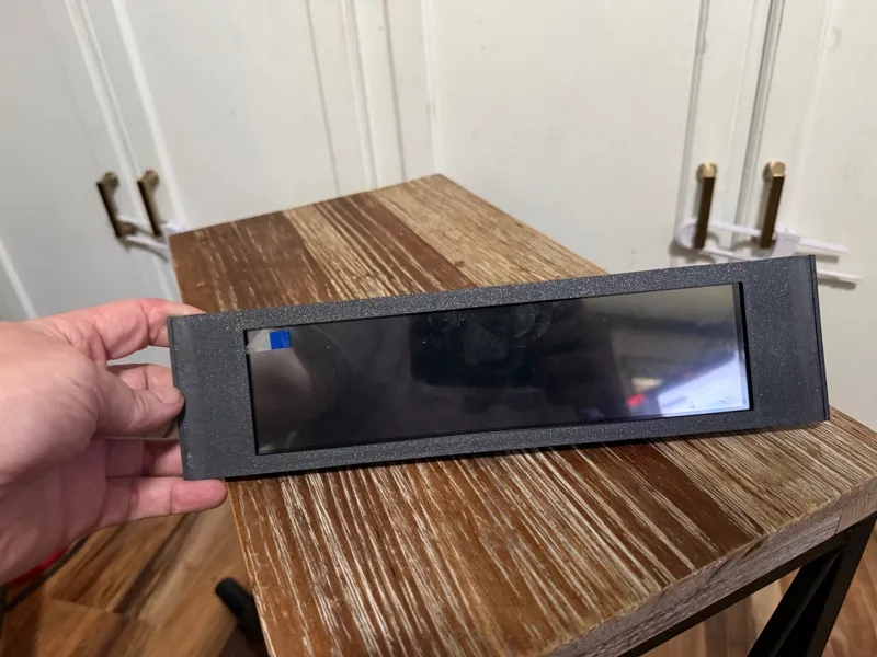 Thermaltake 600 8.8 inch lcd