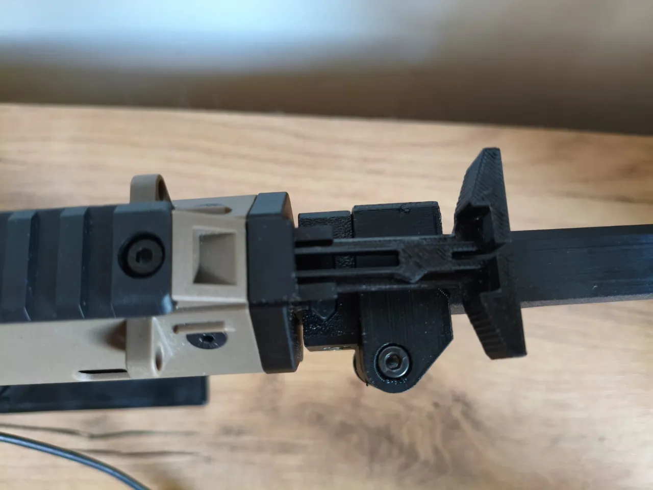 ap7 charging handle - aap01 view 2