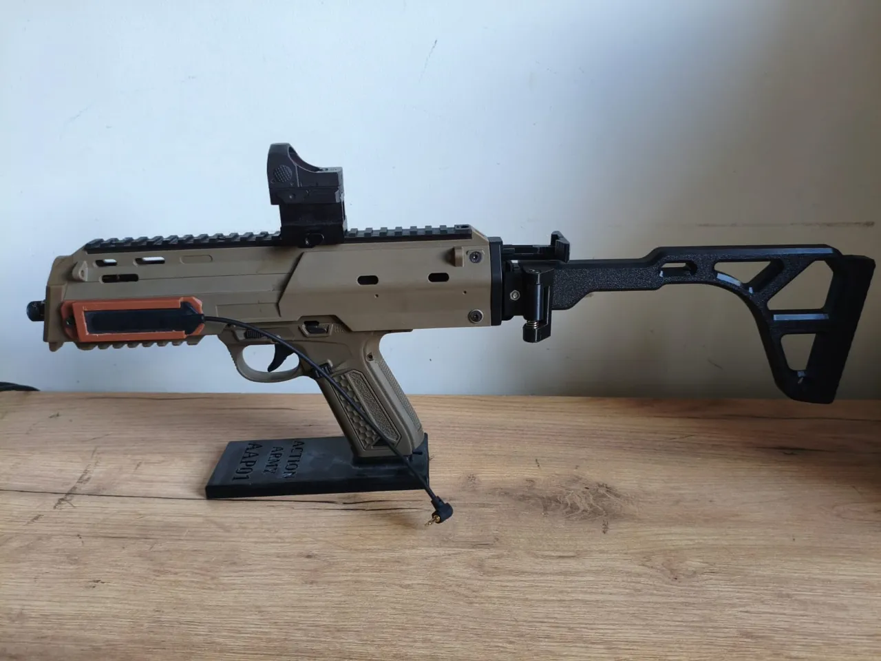 ap7 charging handle - aap01 view 4