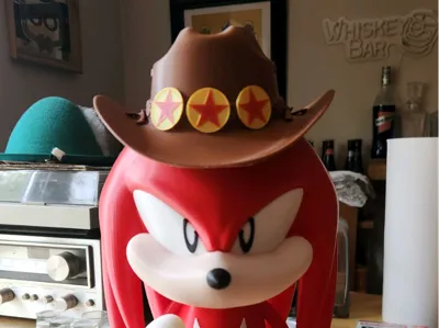 Knuckles With hat