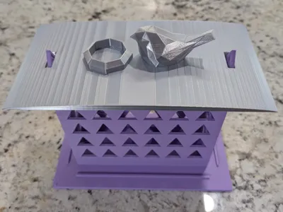 Suet Bird Feeder (HSR) - No Supports Needed