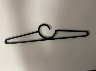 Minimalistischer Kleiderbügel