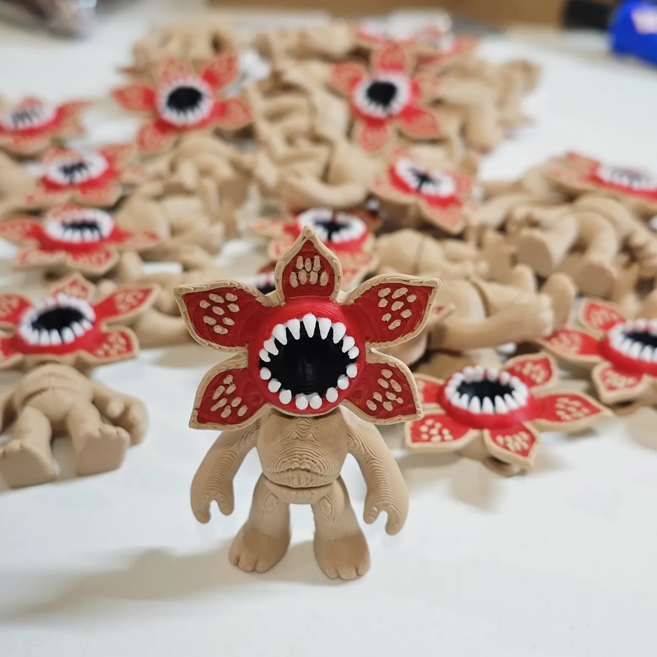 Demogorgon mini flexi keychain - Stranger Things view 3