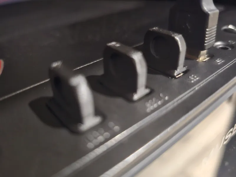 USB-A Port Dust Cover with Finger Grip