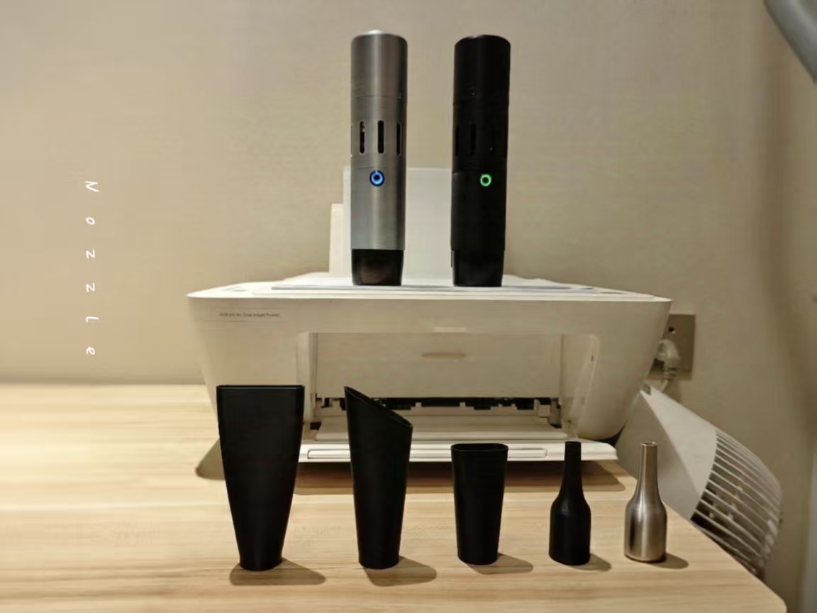 Miniatura 2 do modelo 3D 便携吸尘器 车载吸尘器 简约直筒造型 多吸嘴配套