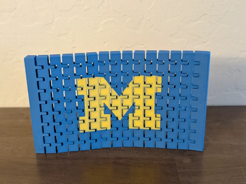 Michigan Wolverines Flexi Flag