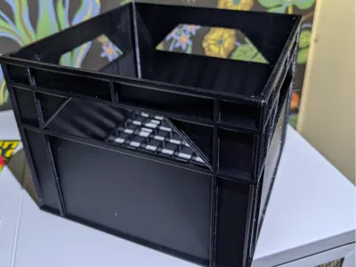 Crate for 9 x 66mm diameter bottles. Stackable