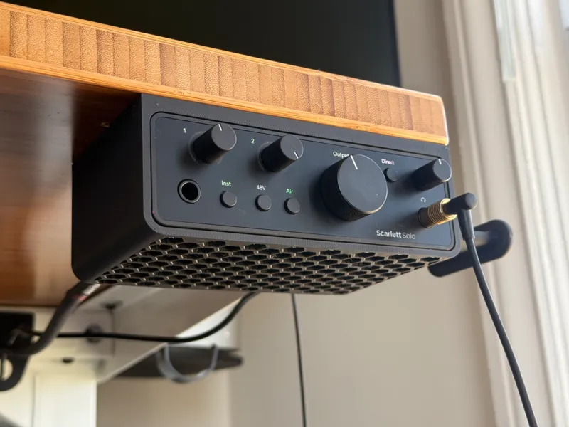 Scarlett Solo 4th Gen under-desk mount