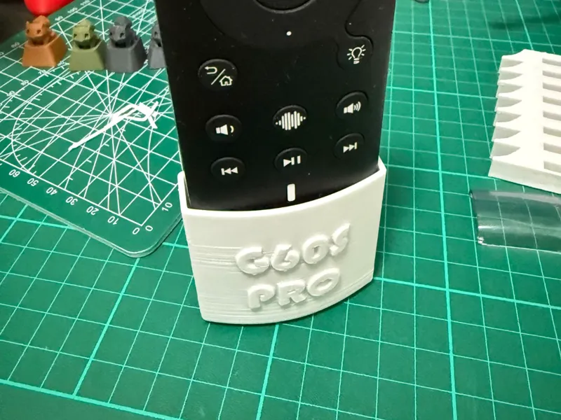 G60S Pro mini keyboard wall mount