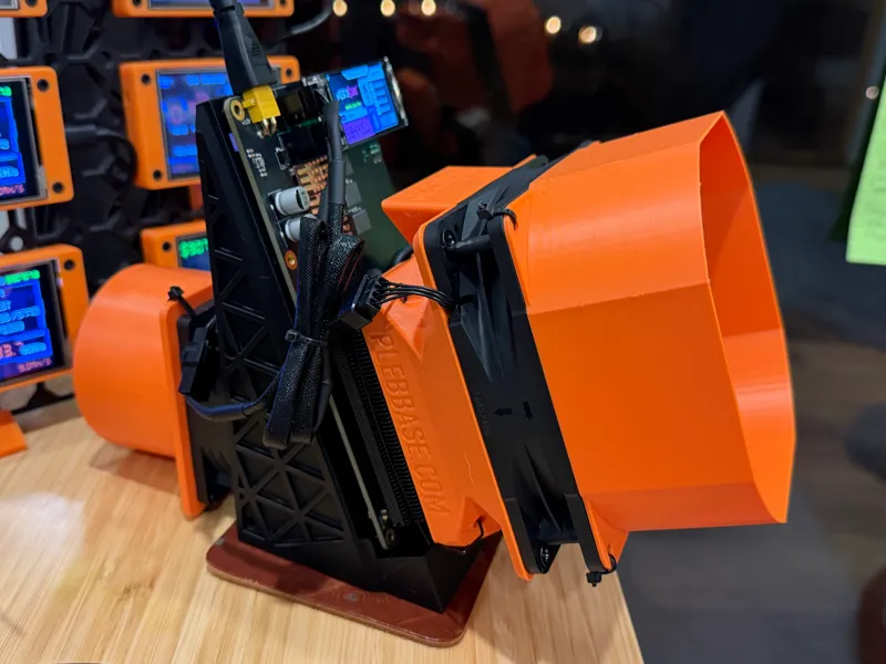 NerdQaxe++ Stand 80mm / 92mm Rear Fan Airflow Mod