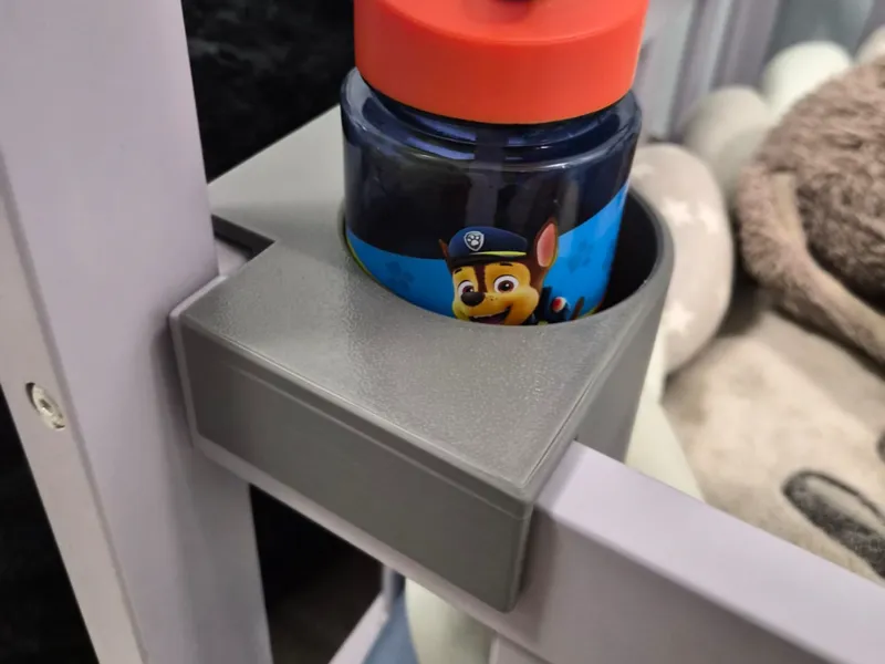 Kinderbett Flaschenhalter