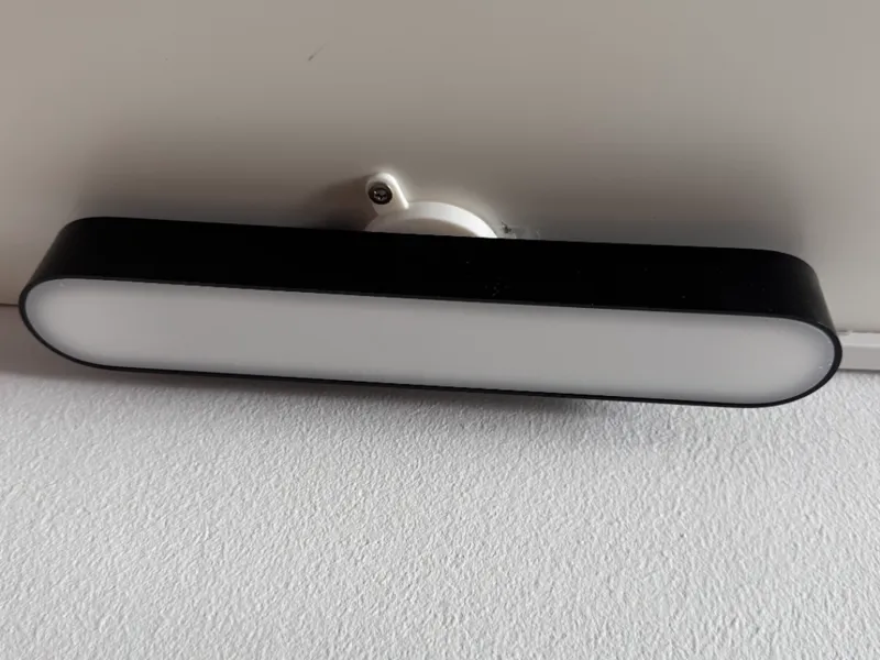 Schraubbarer Halter für Philips Hue Play Lightbar