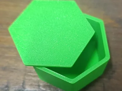 HEXAGONAL BOX WITH LID