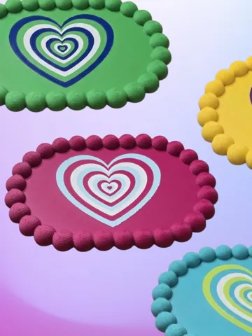 Bandeja organizadora: Retro Concentric Heart Beaded Tray — vista de referencia 2