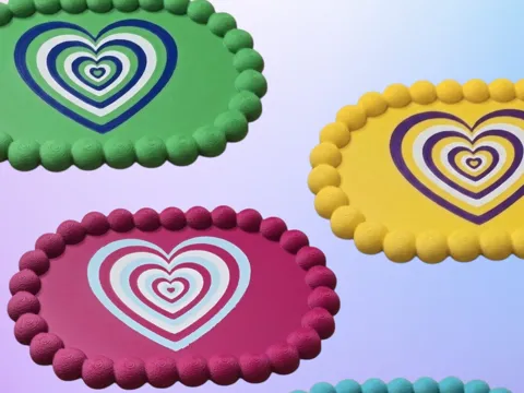 Bandeja organizadora: Retro Concentric Heart Beaded Tray — referencia de MakerWorld