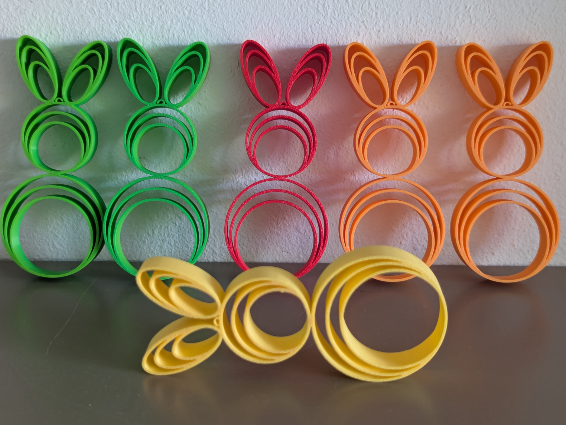 Miniatura 1 do modelo 3D Minimalist Easter Bunnies – Nested Ring Design