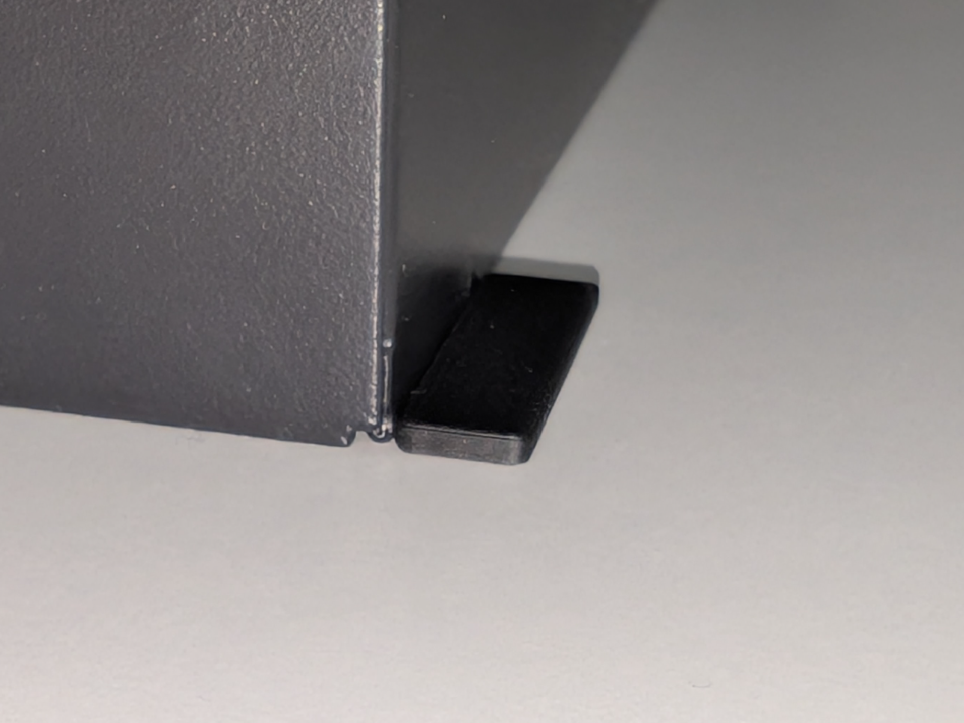Parametric top hook / retaining edge / guard lip