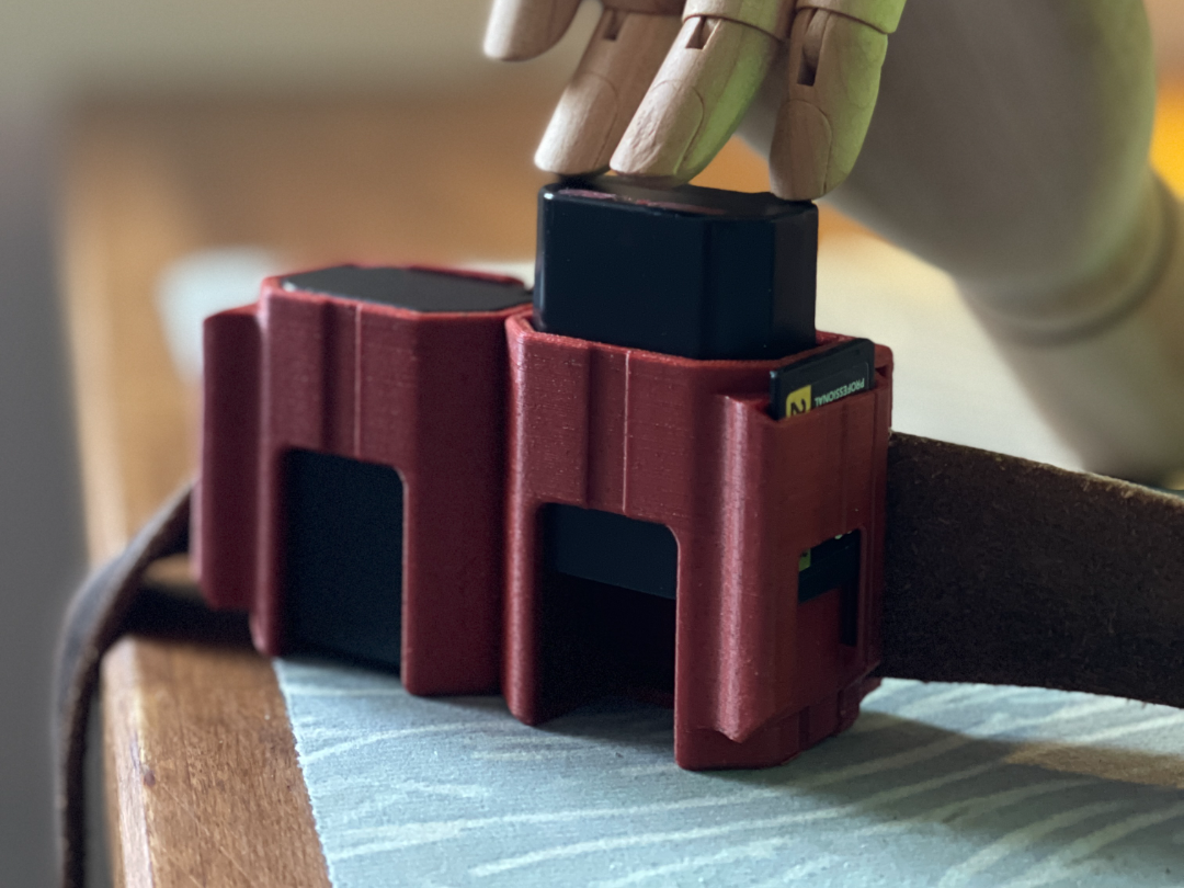 Sony NP-FZ100 2xBattery Belt Holder+ 2x SD Card