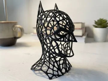 Figura decorativa: Voronoi Bat Hero Bust – Modern Superhero Sculpture — vista de referencia 3