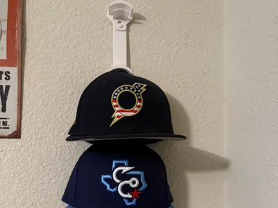 Remix 2 Way Hat Holder