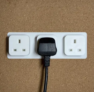 UK plug holders (3 plugs)