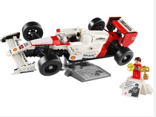 McLaren MP4/4 e Ayrton Senna (10330)