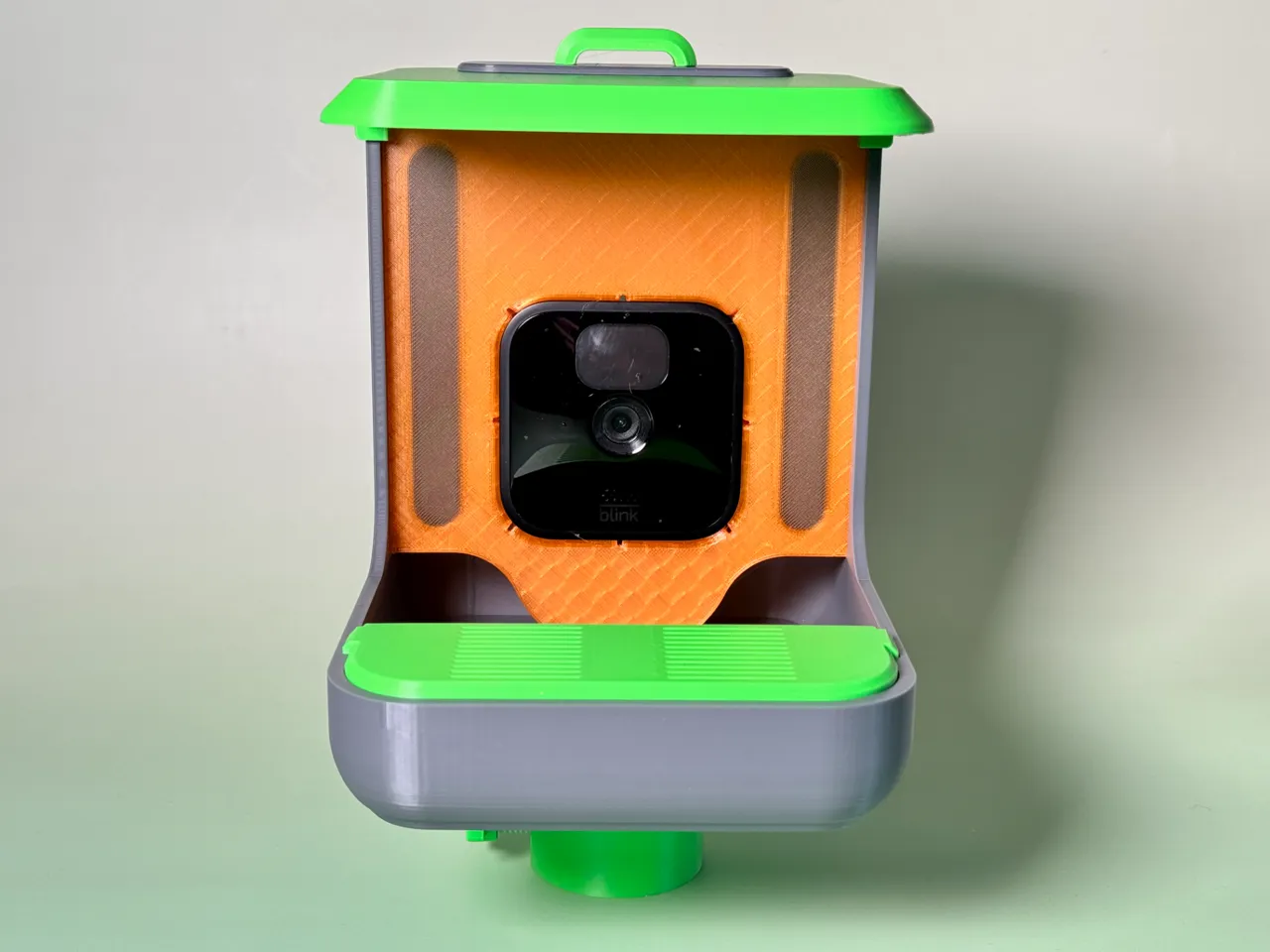 Smart Bird Feeder with Integrated Wifi Camera view 4